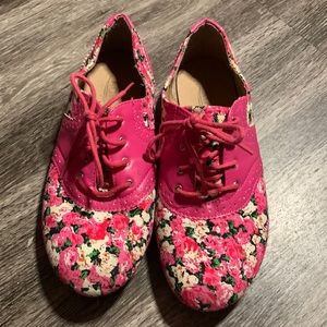 Pink floral Kalli shoes size 6 womens
